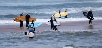 Homem morre em praia de Sydney após provável ataque de 'grande tubarão'
