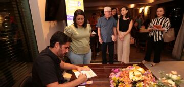 Rogério Morais lança livro com artigos sobre primeira infância 