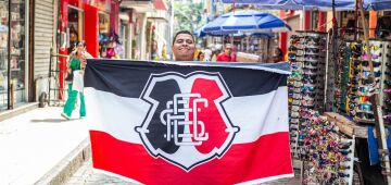 Ruas do Recife amanhecem tomadas por torcedores do Santa Cruz após acesso à Série C