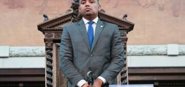 Ouro e pedras de diamante: veja as joias vendidas pelo deputado TH Jóias