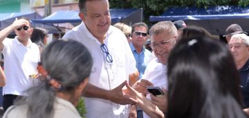 Sebastião Oliveira e prefeito de Calumbi comemoram anúncio de nova creche para o município