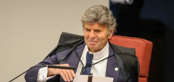 Fux cita incompetência do STF para julgar ação contra Bolsonaro