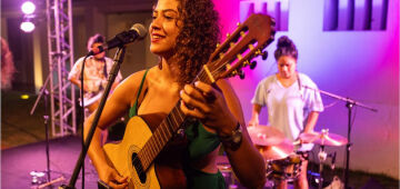 Violonista cearense Tâmara Lacerda investiga no Recife o choro pernambucano 