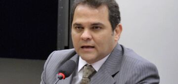 Relator defende retirar R$ 1,5 bi do arcabouço fiscal