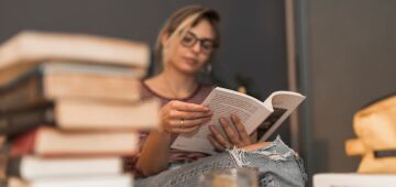 Brasileiro com graduação ganha mais que o dobro de quem só fez ensino médio, diz relatório da OCDE