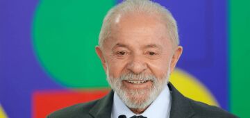 Lula concede entrevista à Rádio Piatã