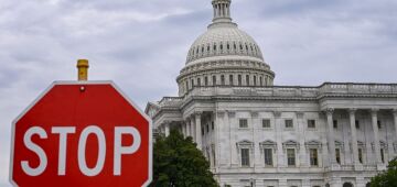 Senadores dos EUA chegam a acordo para encerrar paralisação orçamentária