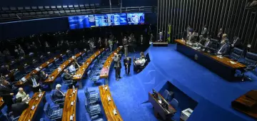 Vieira apresenta relatório do PL antifacção em comissão, e votação é adiada para semana que vem