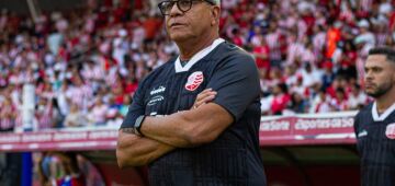 Encabeçada por Hélio dos Anjos, Náutico tem lista de prioridades de renovação para 2026