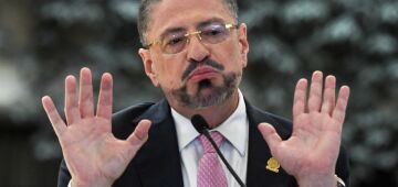 Presidente da Costa Rica pode perder imunidade parlamentar