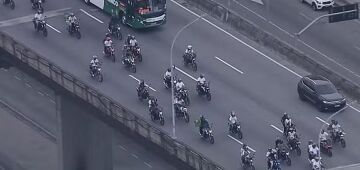 Motociclistas saem da Penha em direção ao Palácio Guanabara onde há reunião de governador e ministro