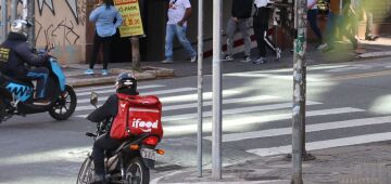 Fachin adia por 30 dias votação de vínculo entre motoristas e apps