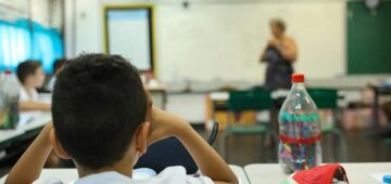 Dia do Professor: desafio dos educadores é manter a atenção dos estudantes