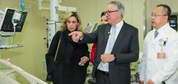 Alexandre Padilha visita modelo de hospital inteligente na China