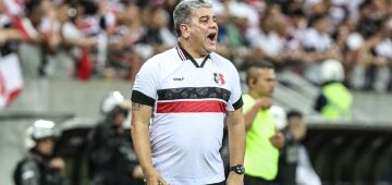 Cabo celebra meta alcançada com acesso e confirma permanência no comando do Santa