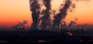 Concentração de CO2 atingiu níveis recordes em 2024, alerta ONU