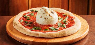 Armazém Guimarães, no RioMar Recife, reabre após reforma com menu renovado; confira