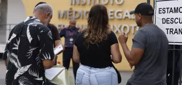 "Os corpos já estão fedendo no IML", diz deputada sobre estado de cadáveres de megaoperação no Rio