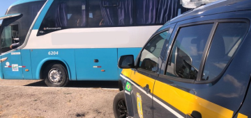 Sertânia: idoso de 64 anos é detido por importunar mulher em ônibus durante viagem na BR-232