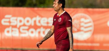 Náutico: Vinícius volta aos treinos e fica à disposição para jogo contra o Brusque