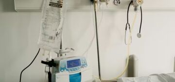 Eutanásia permitida no Uruguai: brasileiros poderão fazer o procedimento no país?