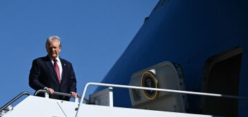 Suprema Corte dos EUA começa a ouvir argumentos sobre tarifas de Trump e limites de poderes