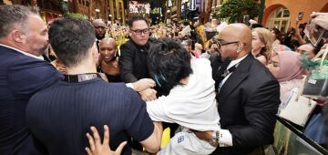 Australiano que avançou em Ariana Grande é condenado a nove dias de prisão