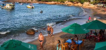 Prefeitura do Cabo lança programa "Praia para Todos" com banho de mar assistido