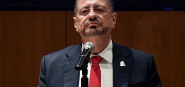 Presidente da Costa Rica chama de "linchamento" processo de retirada de sua imunidade