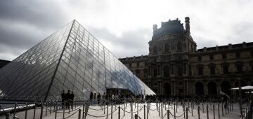 Louvre fecha galeria ao público por 'fragilidade' no edifício, anuncia o museu