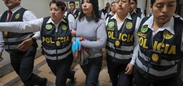 Peru expede ordem internacional de prisão da ex-ministra Betssy Chávez