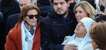 Milhares de pessoas homenageiam na França irmão assassinado de ativista antinarcóticos