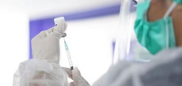 Nova análise da OMS reafirma que não há ligação entre vacinas e autismo