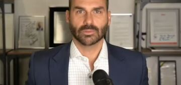 Eduardo Bolsonaro diz que pode pedir passaporte para 'apátrida' após ser cassado