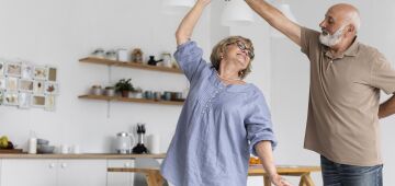 Dançar é melhor que cruzadinhas ou sudoko para evitar demência, aconselha referência em longevidade