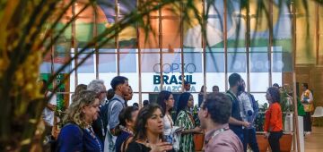 Ativistas protestam por transição justa e financiamento climático