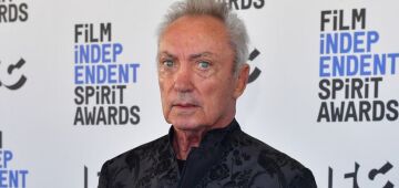 Udo Kier se alimentou apenas de salada de folhas e água por uma semana para personagem; entenda