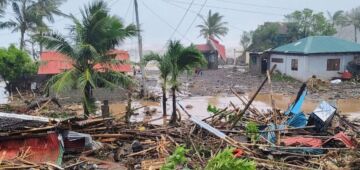 O supertufão Fung-wong, o maior a ameaçar às Filipinas este ano, começou a atingir a costa nordeste 