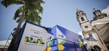 Carreta do "Agora Tem Especialistas" chega ao Recife com foco na saúde da mulher