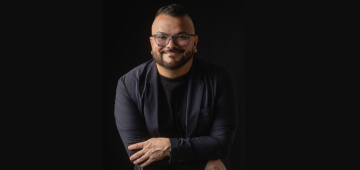 "Parto de mim": Jorge Lira lança seu primeiro livro de poesias no Recife Antigo