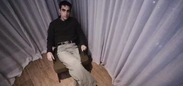 Caetano Veloso anuncia o lançamento do primeiro álbum solo do filho Zeca