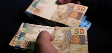 Por que a segunda parcela do décimo terceiro, paga hoje, tem valor menor? Entenda