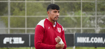 Náutico demonstra interesse no zagueiro Segovia, do CRB