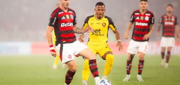 Sport segura pressão no primeiro tempo, mas "desmorona" no segundo, e perde para o Flamengo