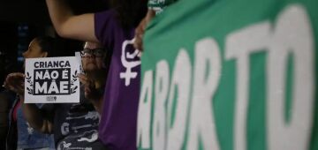 Sociedade pediátrica é contra projeto que dificulta aborto legal