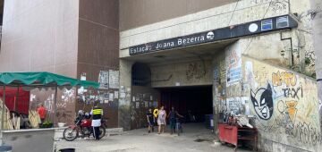 Estações Central e Joana Bezerra têm movimento tranquilo no segundo dia de greve do Metrô do Recife