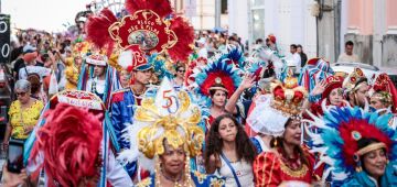 Dia do Frevo de Bloco: arrastão do Paço do Frevo celebra data com cortejo e homenagens no Recife