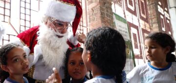 Papai Noel dos Correios: mais de 2 mil cartinhas ainda aguardam adoção em Pernambuco