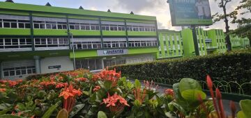 Arcebispo Dom Paulo Jackson celebra missa pelos 85 anos da UniFAFIRE