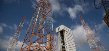 Primeiro lançamento comercial de foguete no Brasil é adiado para dezembro